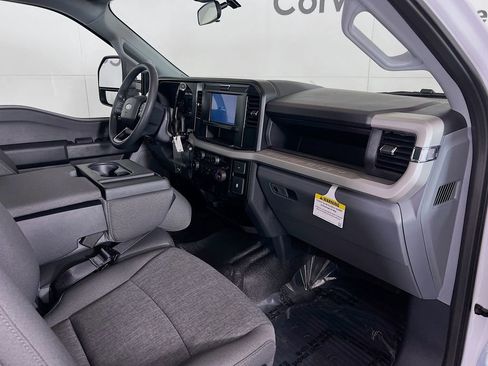 New 2026 Ford F250 XL w/ XL Chrome Package image 25