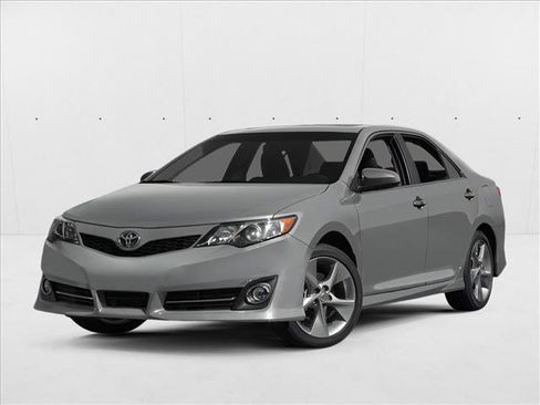 Used 2014 Toyota Camry SE image 1