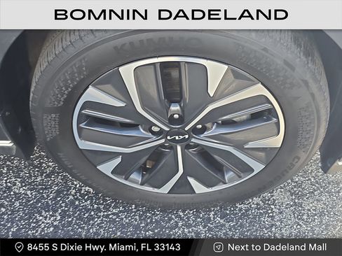 Used 2022 Kia EV6 Light image 12