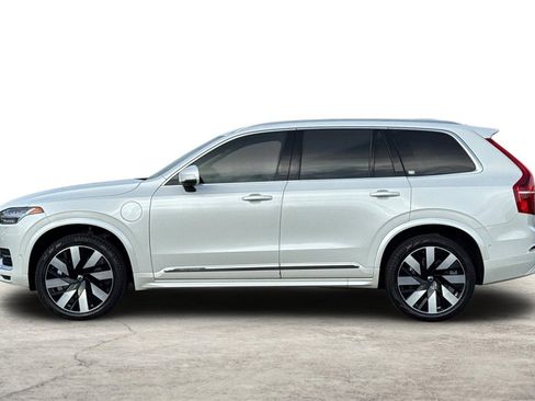 Certified 2023 Volvo XC90 T8 Ultimate w/ Protection Package Premier image 6