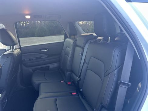 New 2026 Nissan Pathfinder SL FWD image 22