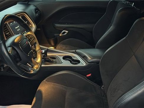 Used 2020 Dodge Challenger R/T w/ Plus Package image 23