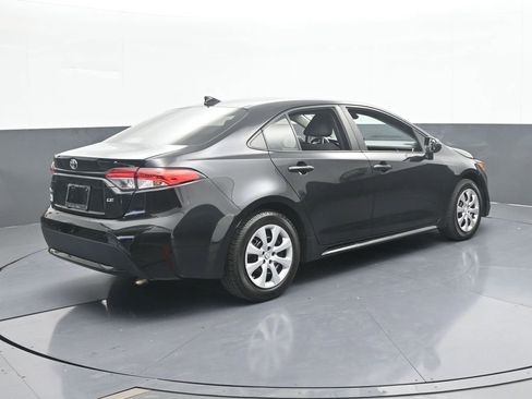 Used 2022 Toyota Corolla LE image 6