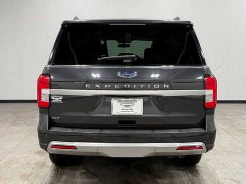 Certified 2024 Ford Expedition XLT image 10