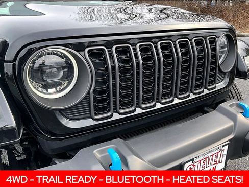 Used 2024 Jeep Wrangler Unlimited w/ Convenience Group image 30