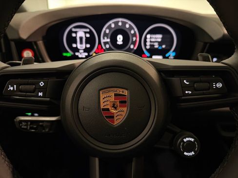 Certified 2026 Porsche Cayenne image 15