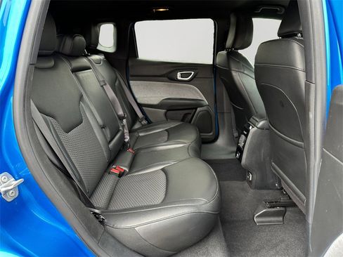 Used 2024 Jeep Compass Latitude image 13