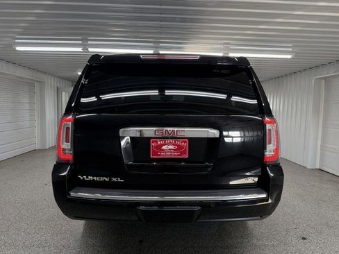 Used 2019 GMC Yukon XL Denali w/ Denali Ultimate Package AWD/4WD image 6