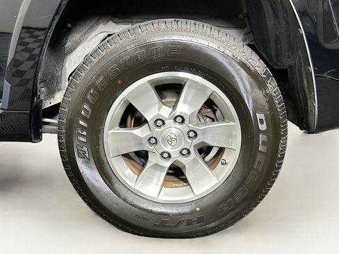 Used 2013 Toyota 4Runner SR5 w/ Convenience Pkg image 11