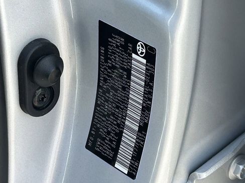 Used 2025 Toyota Corolla LE image 34