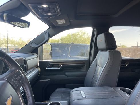 Used 2024 Chevrolet Silverado 3500 High Country w/ High Country Premium Package AWD/4WD image 11
