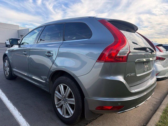 Used 2016 Volvo XC60 T6 w/ Climate Package AWD/4WD image 3