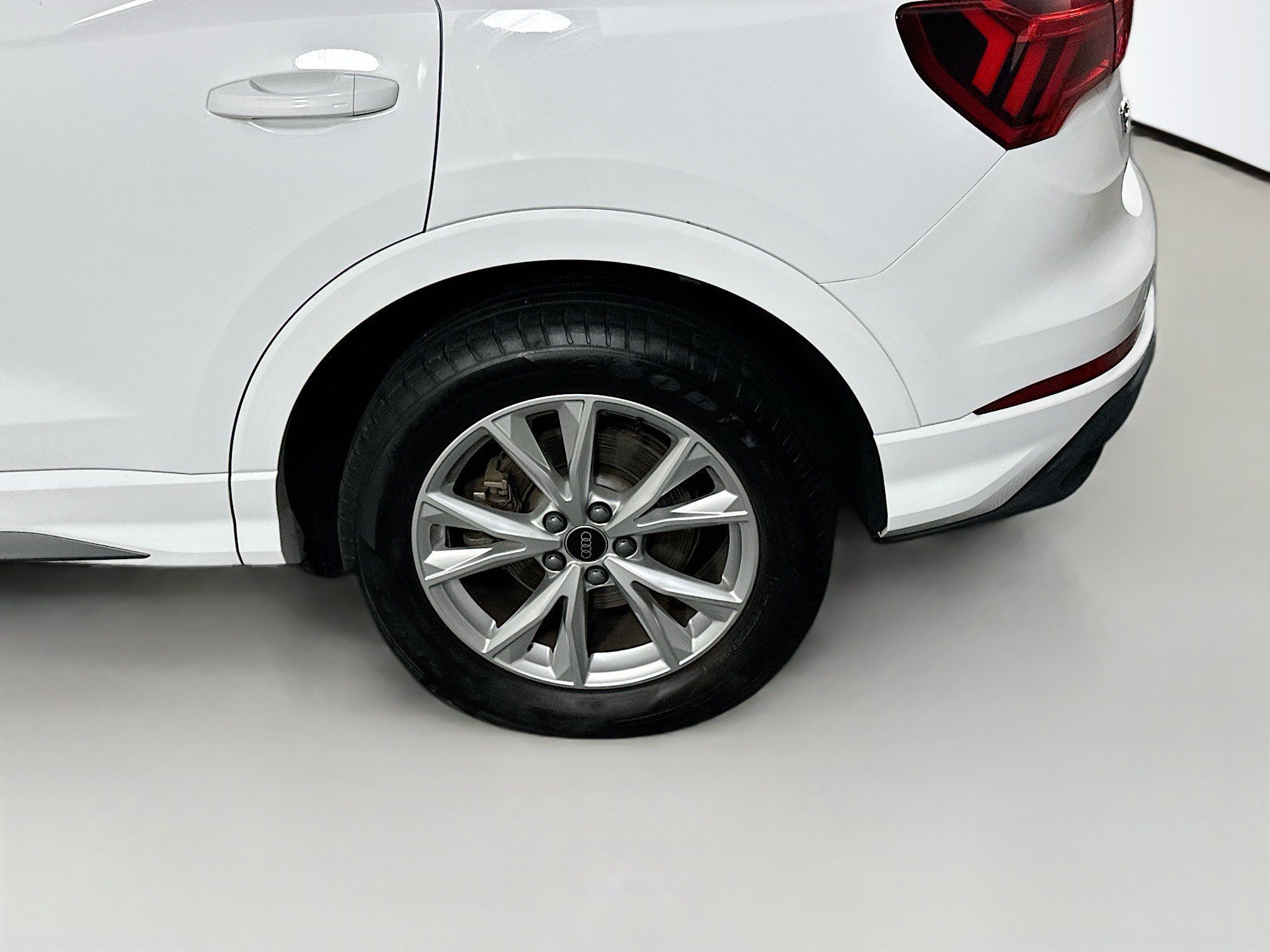 Used 2024 Audi Q3 2.0T Premium AWD/4WD image 11