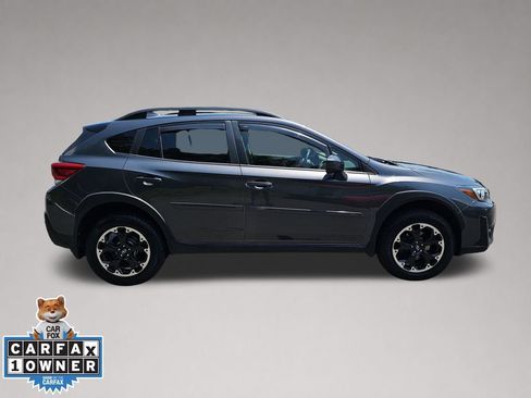 Used 2022 Subaru Crosstrek 2.0i Premium w/ Moonroof Package AWD/4WD image 3