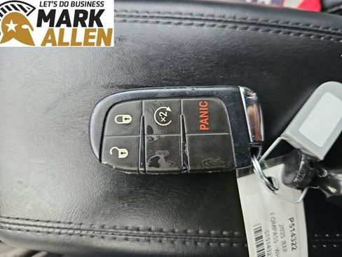 Used 2025 Jeep Compass Limited AWD/4WD image 34