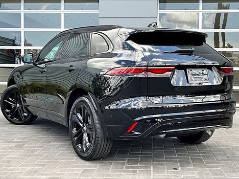 New 2026 Jaguar F-PACE R-Dynamic S image 3