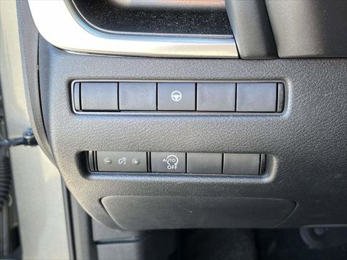 Used 2023 Nissan Rogue SV image 20