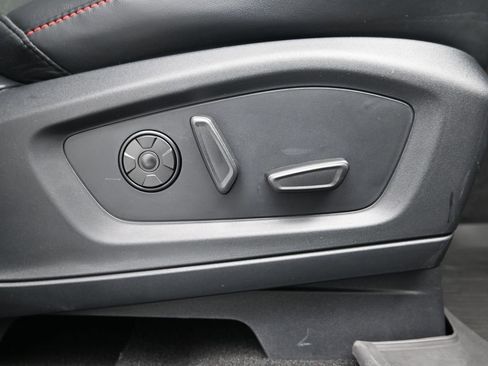 Used 2025 Ford Explorer ST image 15