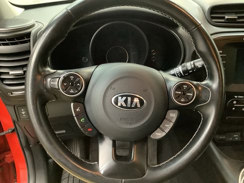 Used 2019 Kia Soul + image 14