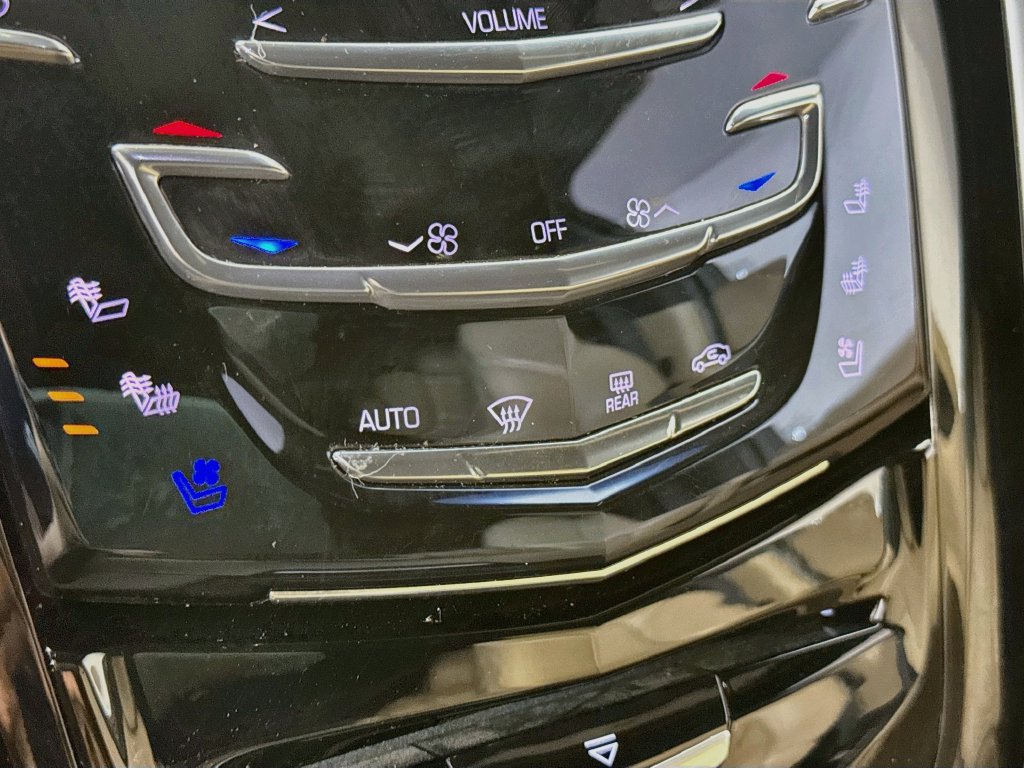 Used 2019 Cadillac Escalade ESV Platinum RWD image 17