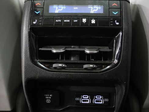 Used 2022 Jeep Grand Cherokee L Overland w/ Luxury Tech Group IV image 27