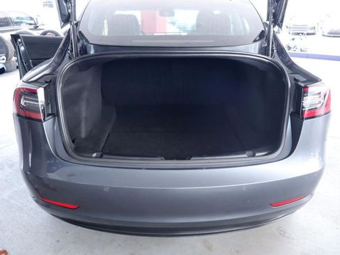 Used 2018 Tesla Model 3 Mid Range RWD image 31