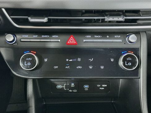Used 2025 Hyundai Sonata SEL FWD image 24