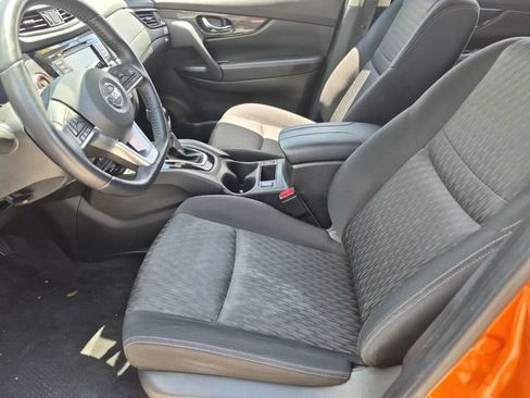 Used 2019 Nissan Rogue SV w/ Sun & Sound Touring Package AWD/4WD image 11