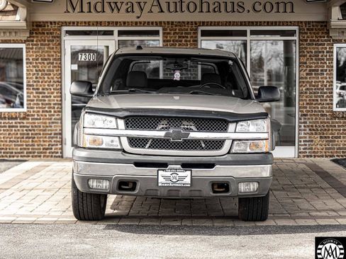 Used 2004 Chevrolet Avalanche 4x4 w/ Preferred Equipment Group image 19