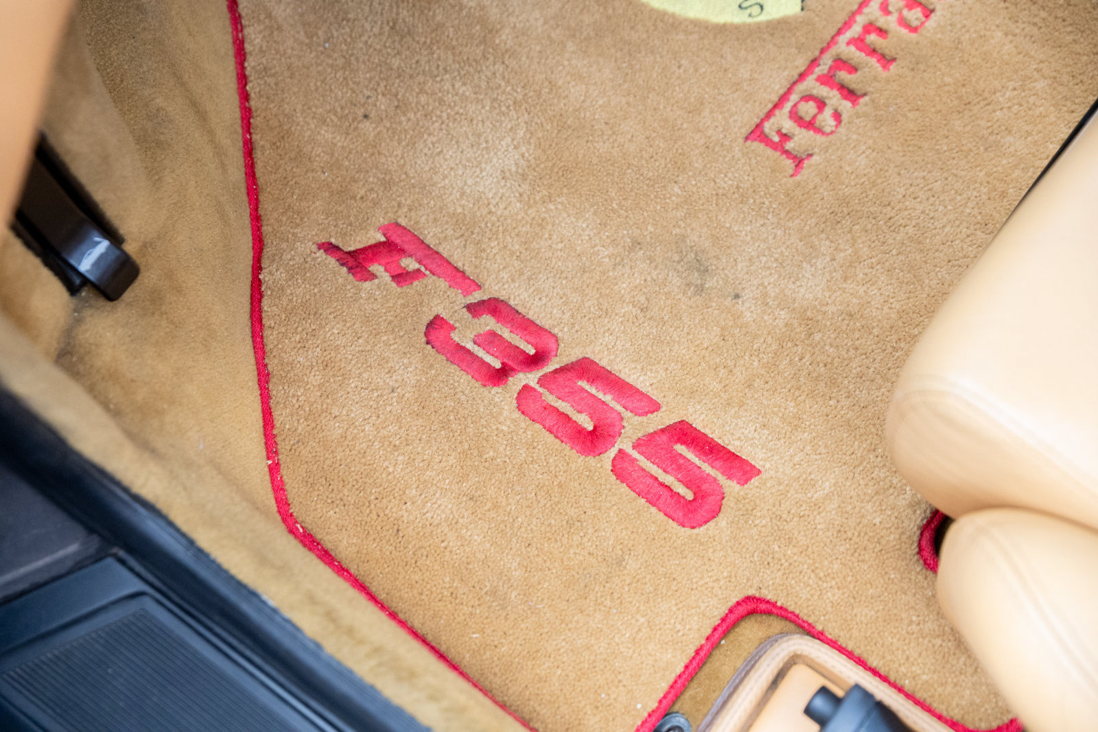 Used 1995 Ferrari F355 Berlinetta RWD image 17
