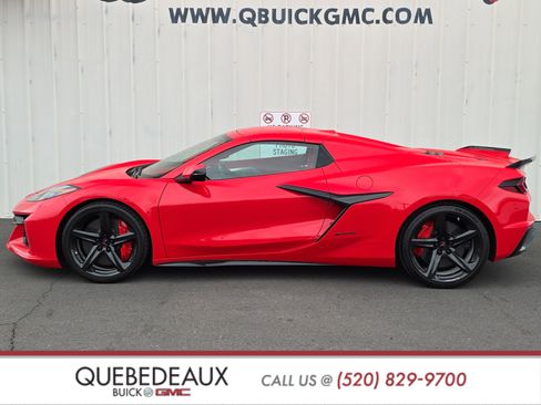 Used 2023 Chevrolet Corvette Z06 RWD image 7