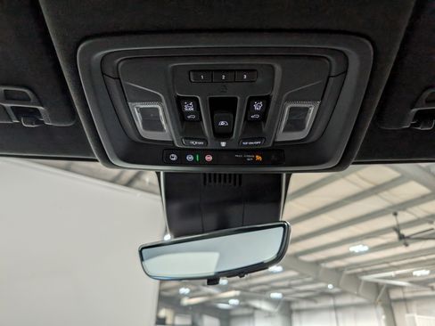 Used 2025 GMC Sierra 1500 Denali Ultimate AWD/4WD image 26