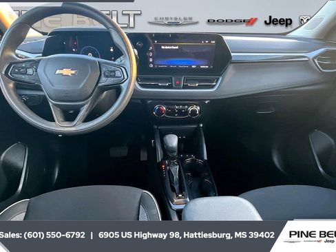 Used 2024 Chevrolet TrailBlazer LS image 13