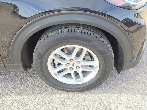 New 2025 Ford Explorer Active image 7