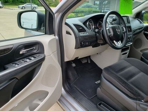 Used 2017 Dodge Grand Caravan SE w/ Power Window Group FWD image 10