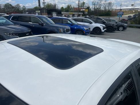 Used 2014 Dodge Charger SXT Plus AWD/4WD image 4