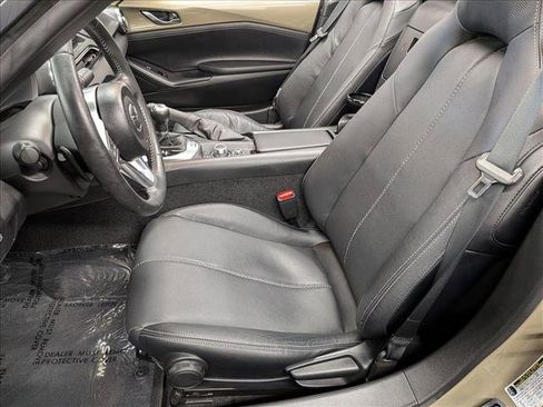 Used 2023 MAZDA MX-5 Miata Grand Touring RWD image 16