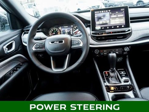 Used 2023 Jeep Compass Latitude image 8