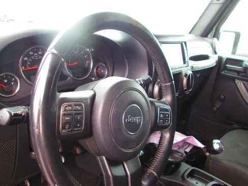 Used 2016 Jeep Wrangler Sport AWD/4WD image 9