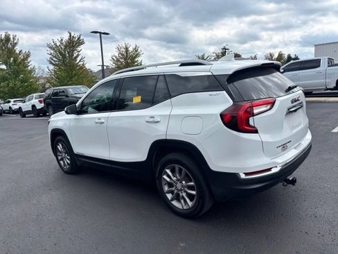 Used 2023 GMC Terrain SLT AWD/4WD image 8