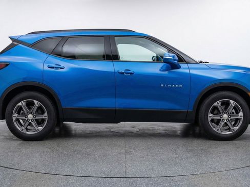 Used 2025 Chevrolet Blazer LT image 11