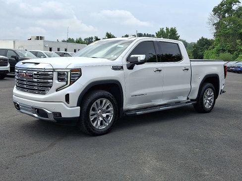 Used 2024 GMC Sierra 1500 Denali w/ Technology Package AWD/4WD image 4