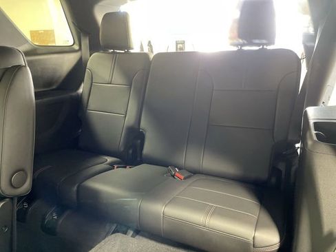 Used 2022 Chevrolet Traverse RS image 24