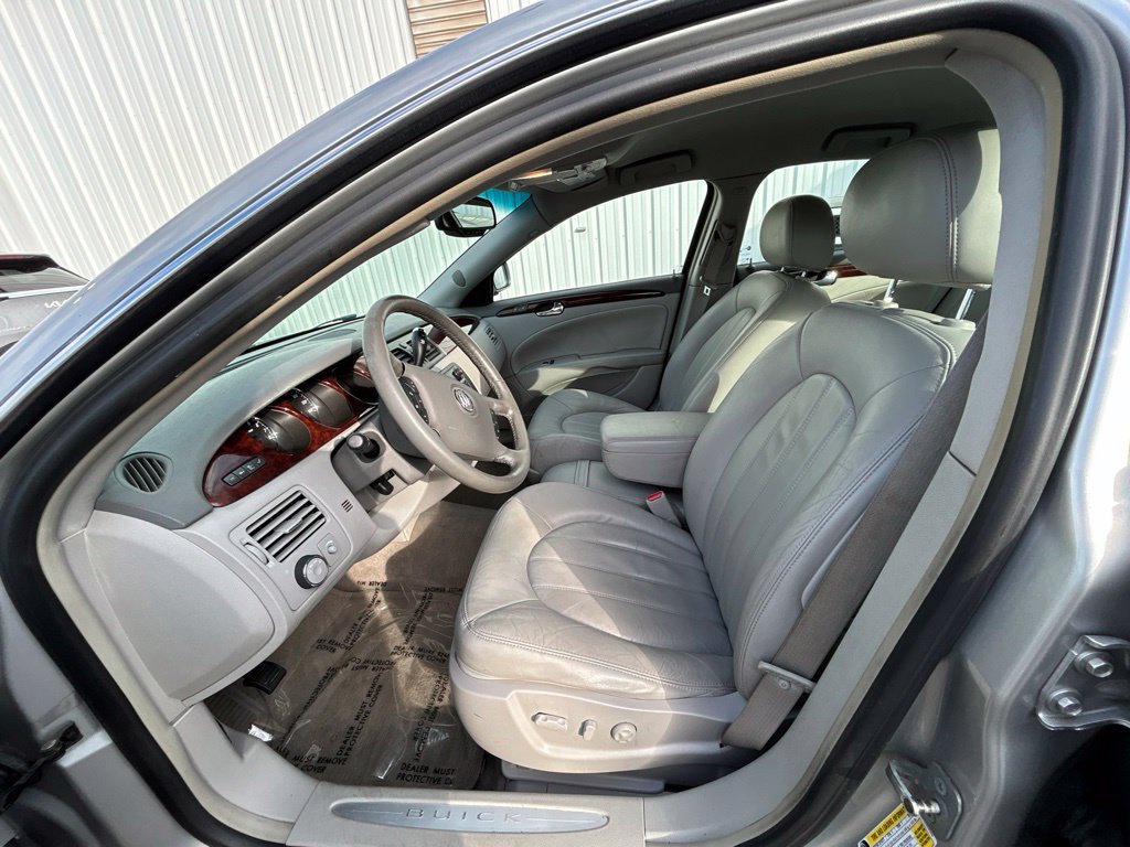 Used 2007 Buick Lucerne CXL w/ Luxury Package FWD image 12