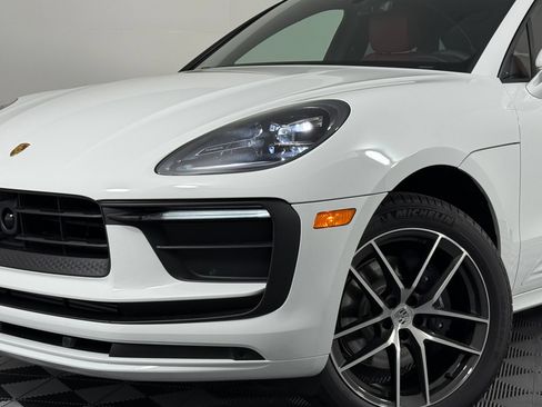 Certified 2026 Porsche Macan AWD/4WD image 11