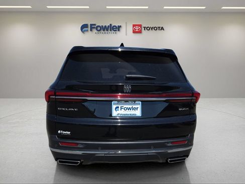 Used 2025 Buick Enclave Preferred FWD image 6