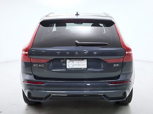 Certified 2023 Volvo XC60 B5 Plus w/ Climate Package image 8