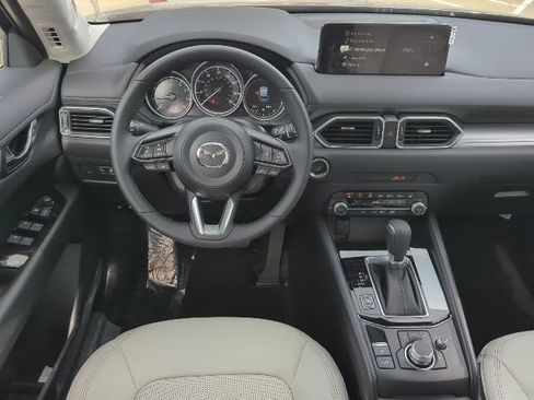 New 2025 MAZDA CX-5 AWD 2.5 S w/ Preferred Package image 4