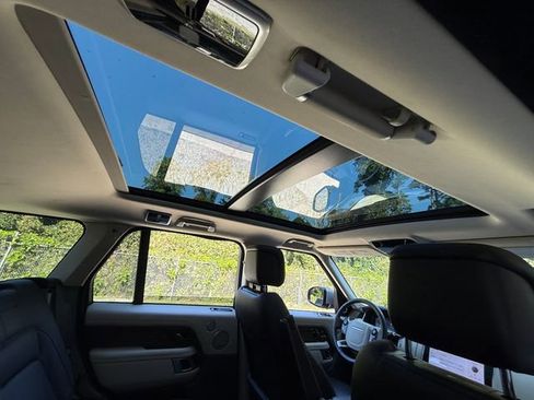 Used 2018 Land Rover Range Rover HSE image 28