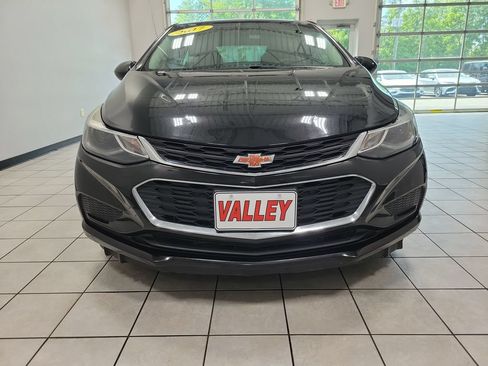 Used 2017 Chevrolet Cruze LT FWD image 6